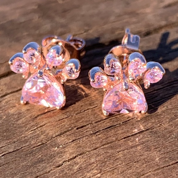 Jewelry - FLASH SALE Pink Paw Print Heart Crystal Earrings